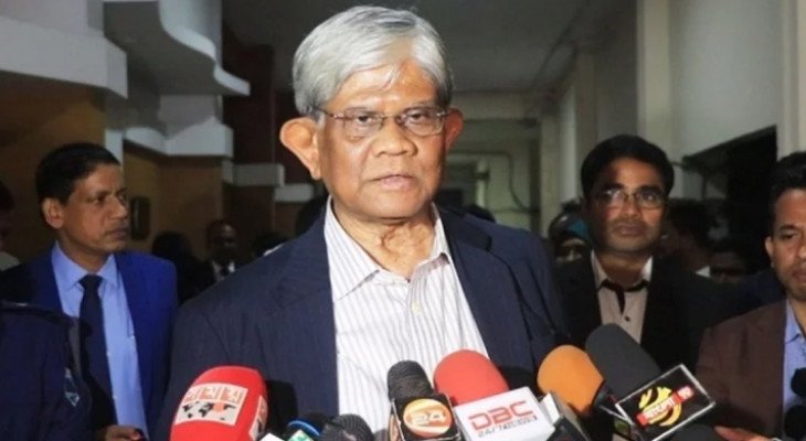 মাথায় হাত বুলিয়ে, ধমক দিয়ে কাজ করাতে হচ্ছে: অর্থ উপদেষ্টা